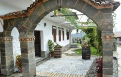 Roshniku Weingut.jpg