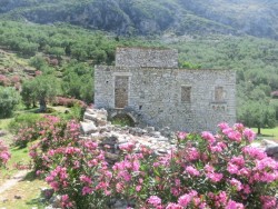 oberhalb Qeparo1.JPG