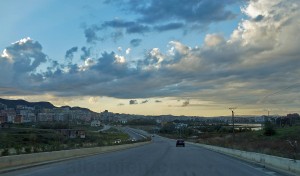 Ringautobahn von Tirana beim Grossen Park