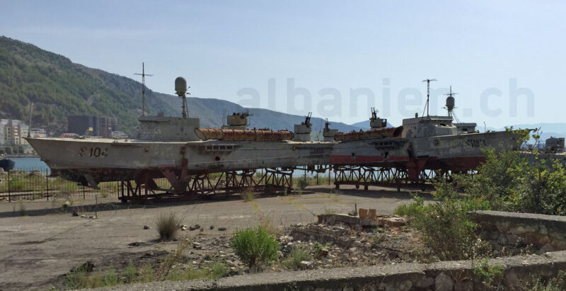 Hafen Shëngjin: alte Boote der albanischen Marine