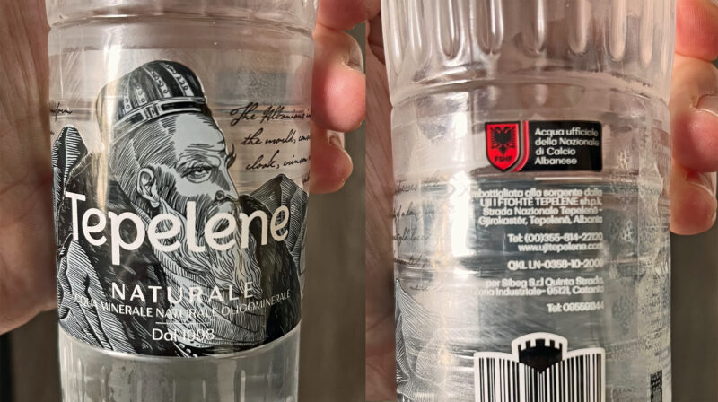 Etiketten des in Sizilien vertriebenen Ujë Tepelena